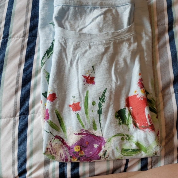 Womens tee - Picture 3 of 3